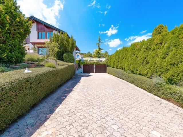 Hübsches Haus in Arzier Le Muids mit Blick auf den See
