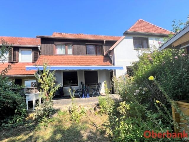 HÜBSCHES REIHENHAUS NAHE DEM ATTERSEE