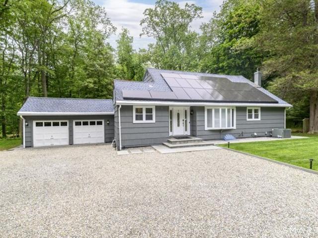 Huckleberry Dr S, Norwalk, Home For Sale