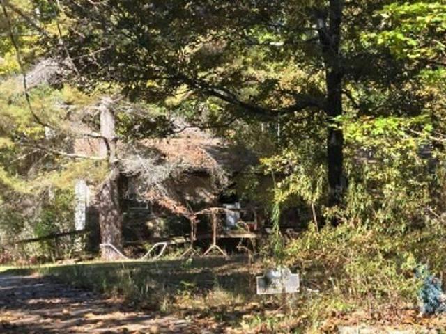 Huckleberry Hills Ln