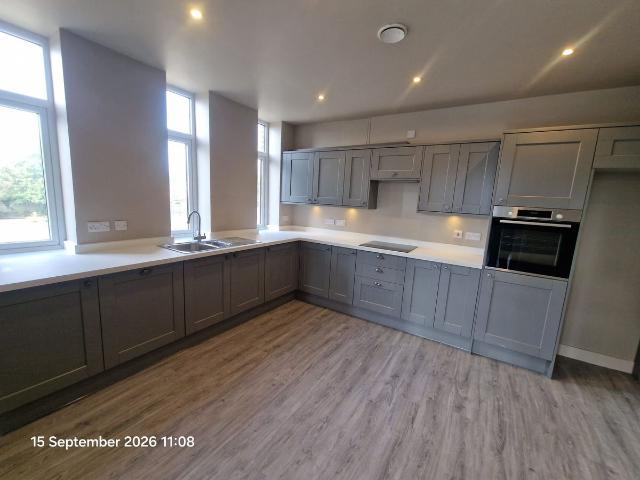 Huddersfield Road, Dewsbury WF13, 2 bed flat to rent, £1,300 pcm | PrimeLocation