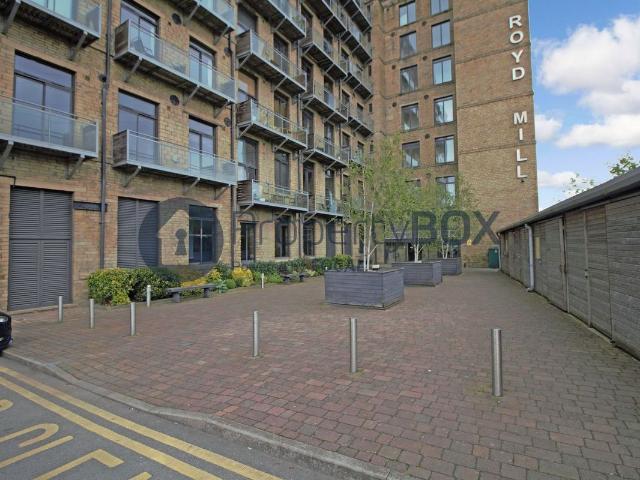Huddersfield Road, Huddersfield HD6, 1 bed flat to rent, £750 pcm | PrimeLocation