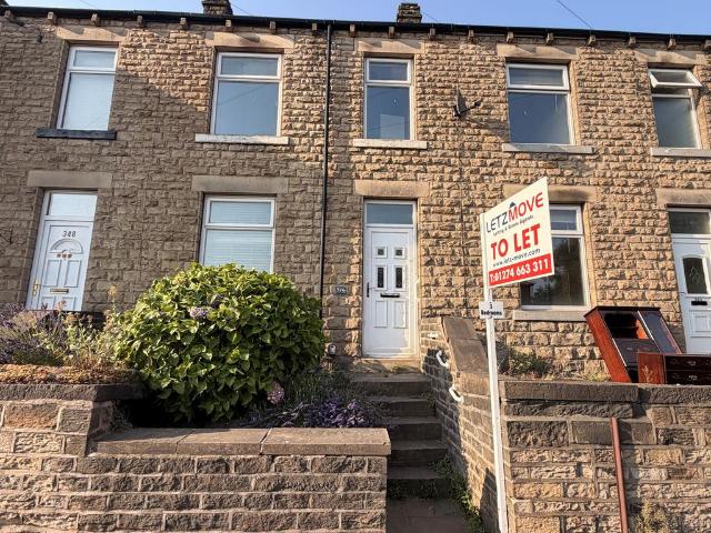 Huddersfield Road, Mirfield WF14 3 bed terraced house to rent £895 pcm £207 pw