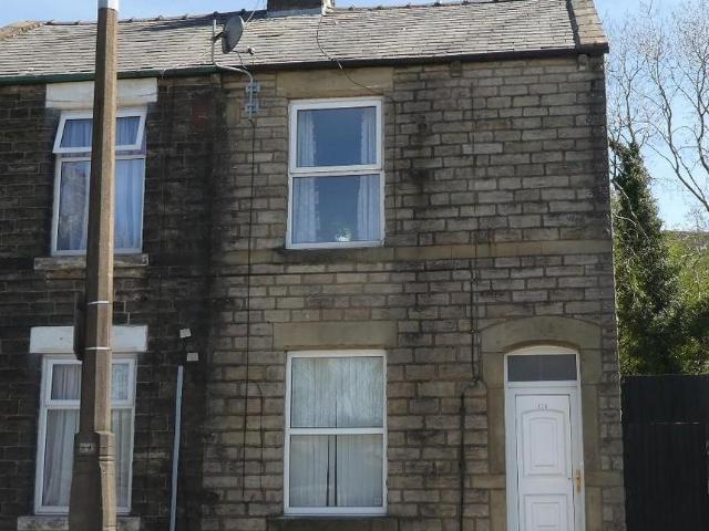 Huddersfield Road, Stalybridge SK15 2 bed semi detached house to rent £900 pcm £208 pw