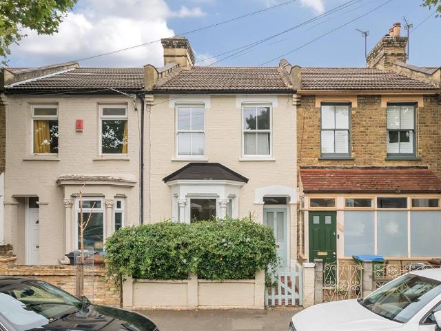 Huddlestone Road, London E7 2 bed terraced house to rent £2,300 pcm £531 pw