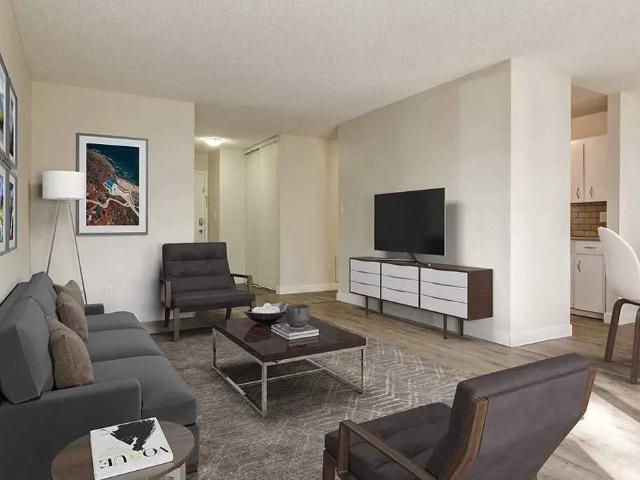 Hudson Court 2 Bedroom Apartment for Rent at 10910 110 St Nw, Edmonton, AB T5H 3E4 Queen Mary Park