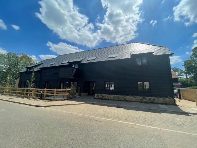 Hudson Close, Cambridge CB2, 2 bed flat to rent, £1,850 pcm | PrimeLocation