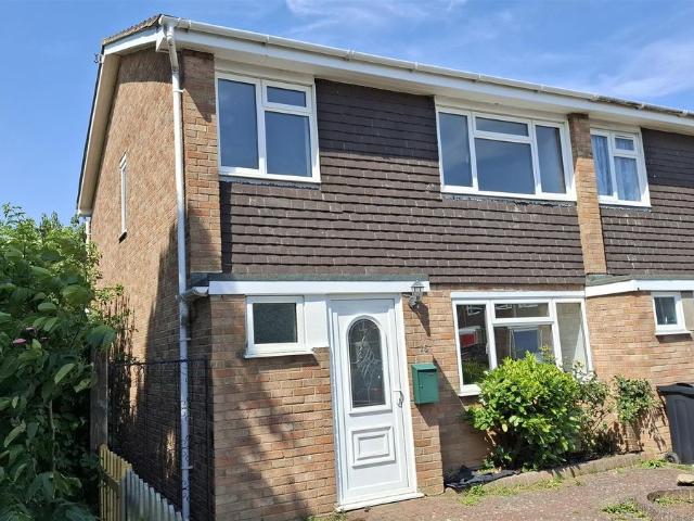 Hudson Close, Clacton On Sea CO16, 3 bed end terrace house to rent, £1,350 pcm | PrimeLocation