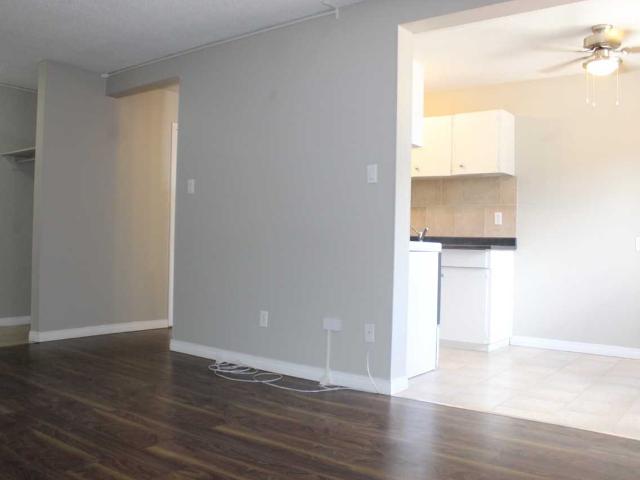 Hudson Arms Apartments 2 Bedroom Apartment for Rent at 10625 117 St Nw, Edmonton, AB T5H 3N2 Queen Mary Park
