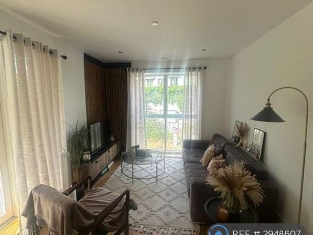 Hudson Building, London, E15 2 bed flat to rent £2,800 pcm £646 pw