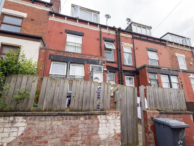 Hudson Grove, Leeds 2 bed terraced house to rent £795 pcm £183 pw