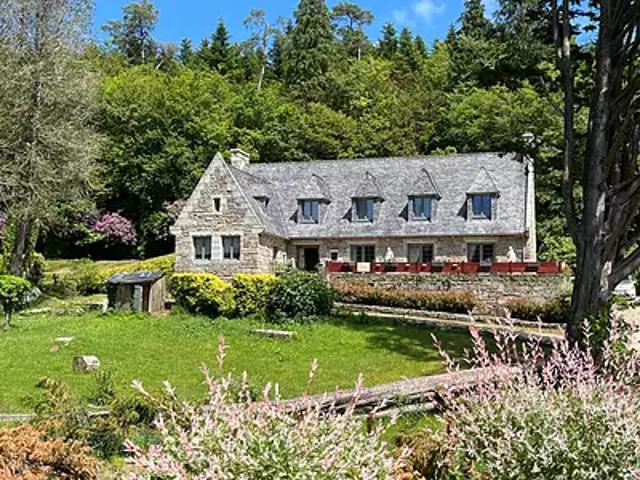 Huelgoat 29690 Achat / Vente maison 12 pièces t12 au dernier étage
