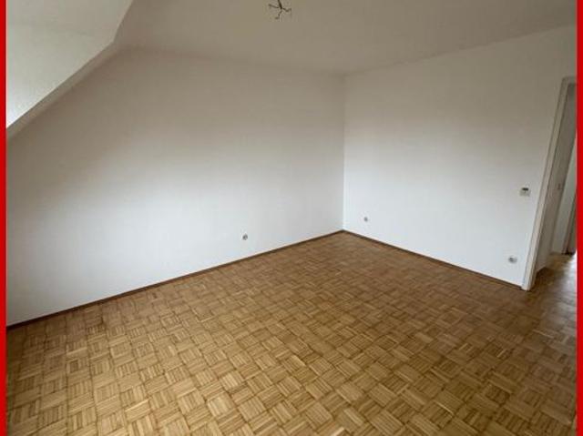 huesch immobilien.de *Heimelige und helle Dachgeschosswohnung in ruhiger Wohnstraße