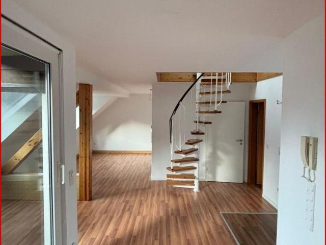 huesch immobilien* Renovierte 2 Zimmer Dachgeschosswohnung mit Balkon + Spitzboden in Essen Zentrum