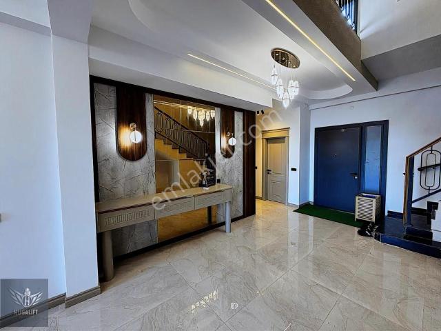 Hugalift Gayrımenkül Liva Özmenler Villa Merkezi Konumda