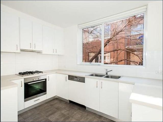 Huge apartment, Great location !