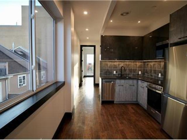 Huge Apartment NO FEE Duplex