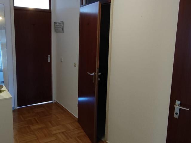 Huge appartament with an awesome view from two balconys, garage and dining area, Heidelberg Amsterdam Apartments for Rent