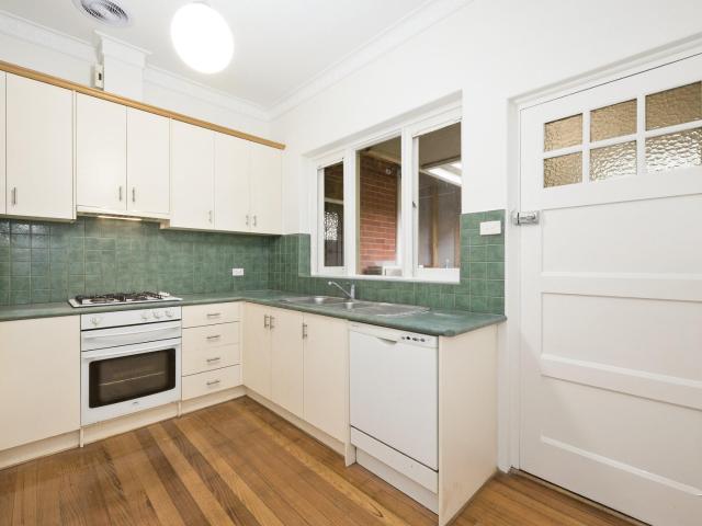 Huge Art Deco Apartment