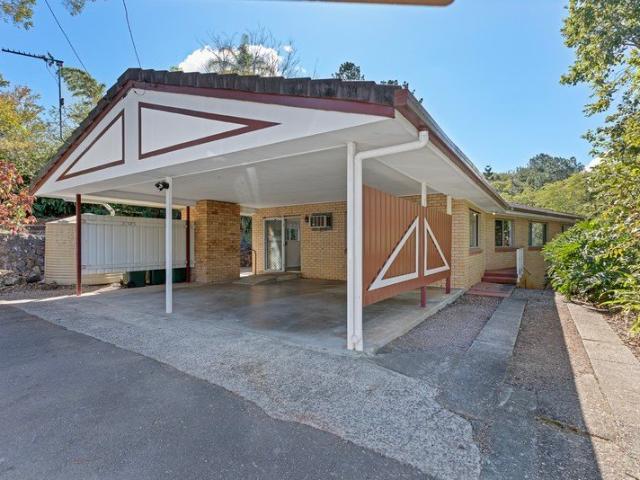 Huge block walking distance to Nambour Hospital