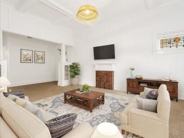 HUGE CHARACTER APARTMENT 2 BEDROOM + SUNROOMS