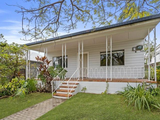 Huge Charming Queenslander with Endless Potential