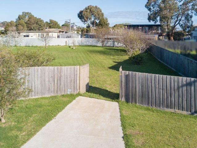 HUGE COASTAL BLOCK ROOM FOR HOME, SHED & BOAT