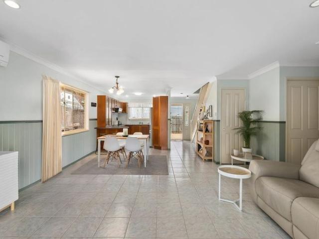 Huge Courtyard Air Conditioned Great Location