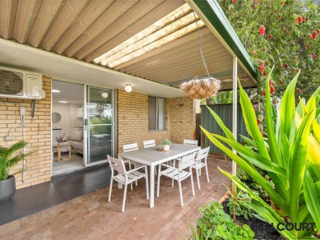 Huge Courtyard, Living Moments from the Swan River