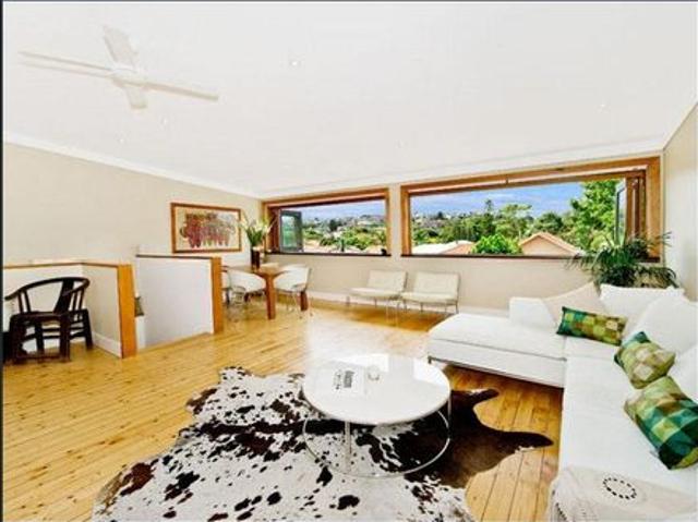 Huge Dual Access Family Home