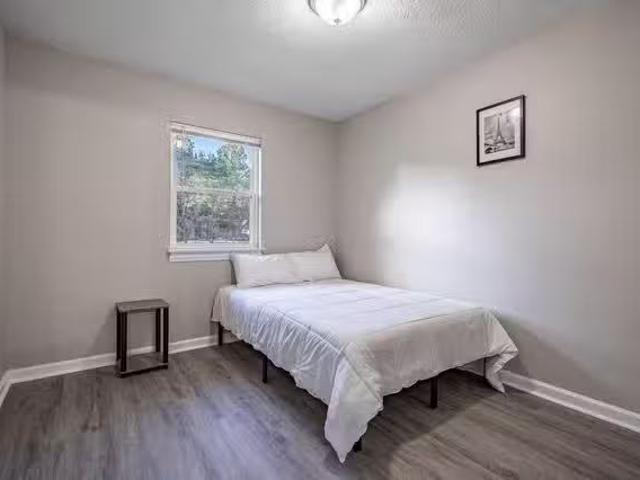 HUGE DISCOUNTS! Open Concept Living Area Perfect for Relaxatio.