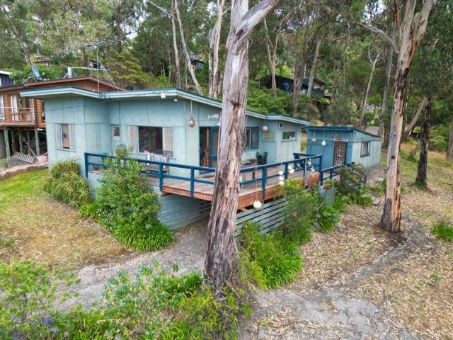 HUGE ELEVATED DOUBLE BLOCK WITH FANTASTIC OCEAN VIEWS OPPORTUNITY!