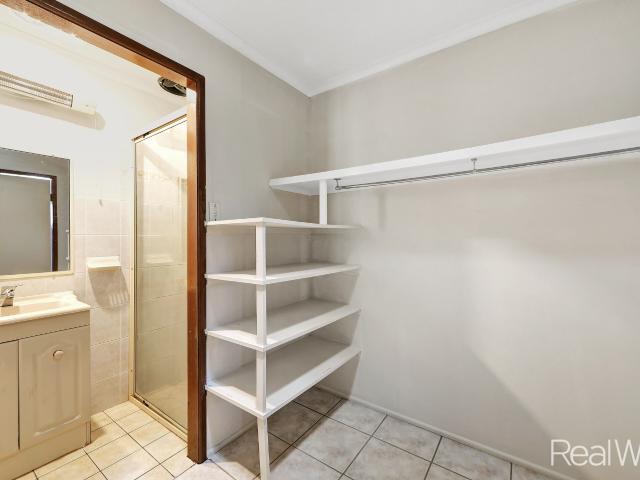 Huge Family Home Offering Space, Comfort & Convenience!
