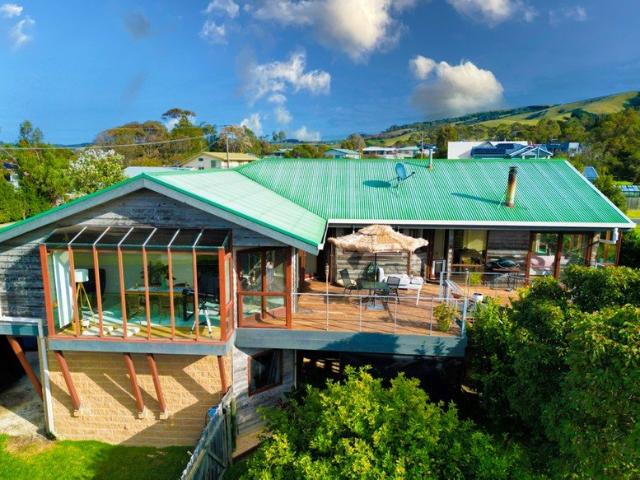 HUGE FAMILY HOME IN A GREAT LOCATION