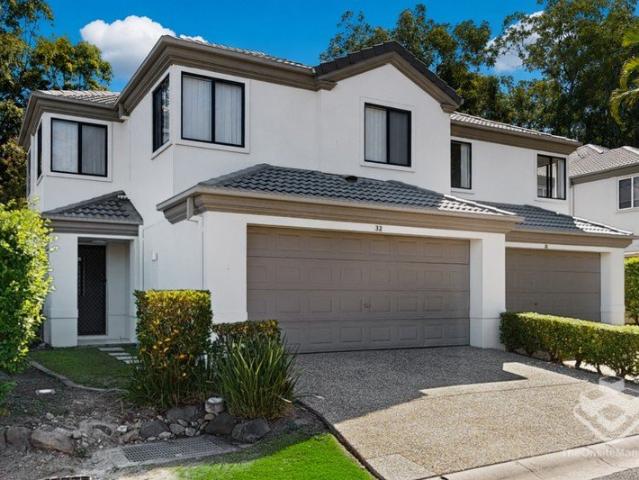 Huge Family Home in Secure Resort Style Complex