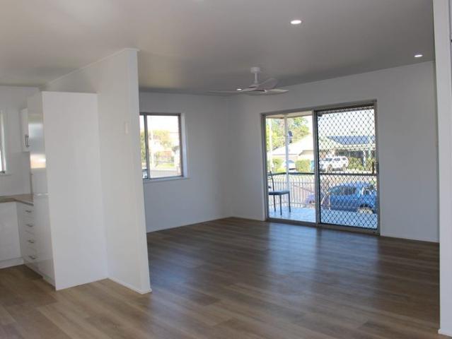 Huge Family Home in the Heart of Town!