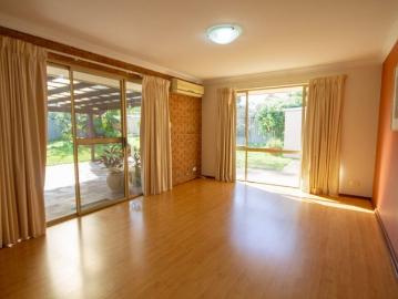 HUGE FAMILY HOME – SPACE, COMFORT & CONVENIENCE!