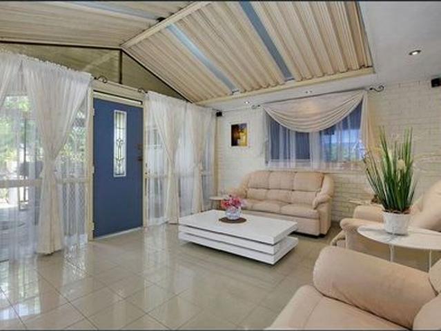 Huge Family Home with Granny Flat & Pool