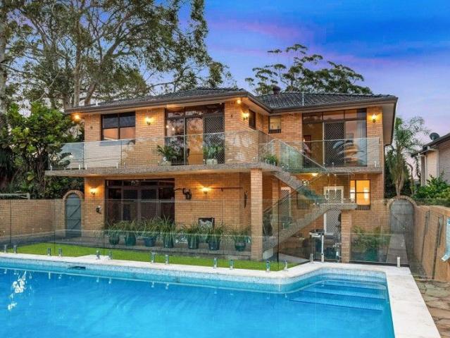 Huge family home with great potential on 1043sqm block