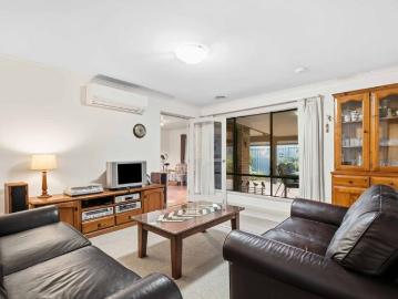 Huge Family Home with Dual Access and Additional Shedding