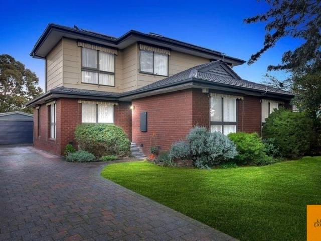 HUGE FAMILY HOME!