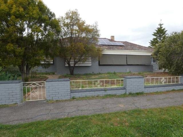 HUGE FAMILY HOME REDUCED