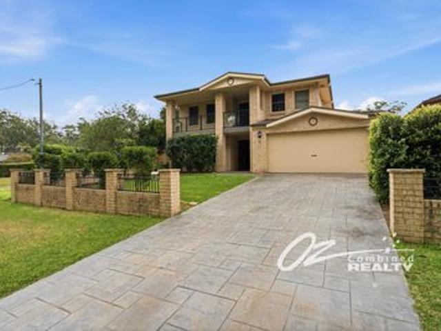| Huge Family Home!