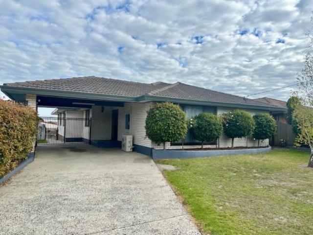 HUGE FAMILY HOME