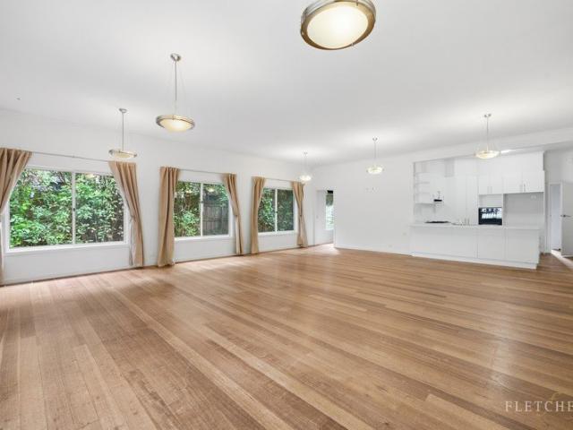 Huge Family Living, Large Backyard & Great Location
