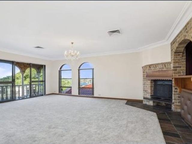 Huge Federation 5 Bedroom Family Home