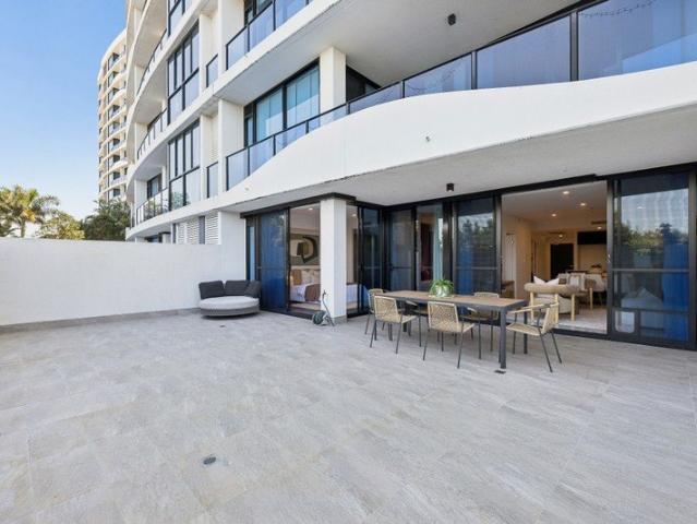 HUGE GROUND FLOOR TERRACE | RESORT LIFESTYLE AT WATERPOINT