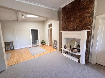 HUGE GROUND FLOOR FLAT!