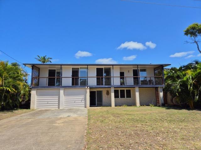 HUGE HOME 50M TO BEACH FRONT