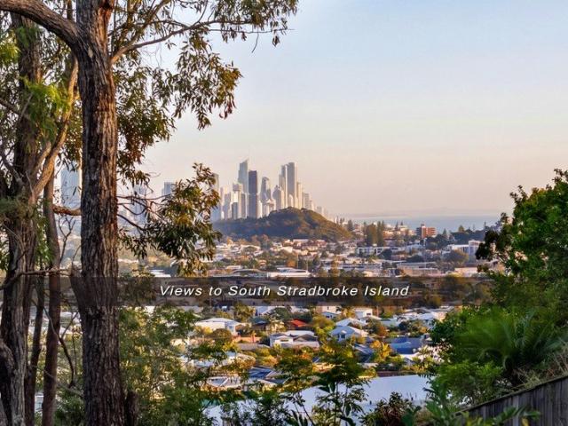 Huge Home, Ocean & City Skyline Views & Self Contained Granny Flat